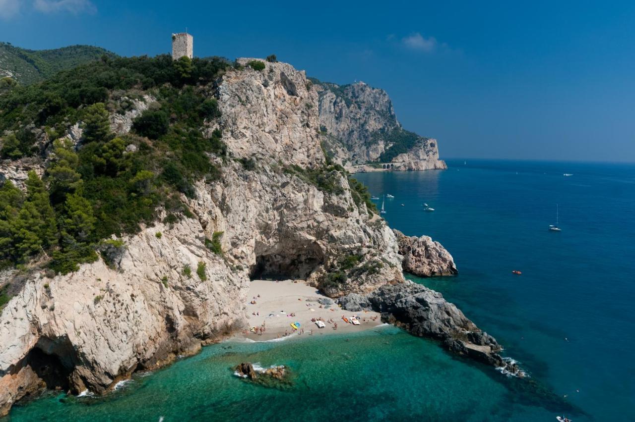 Il Villaggio Di Giuele Finale Ligure Exterior foto